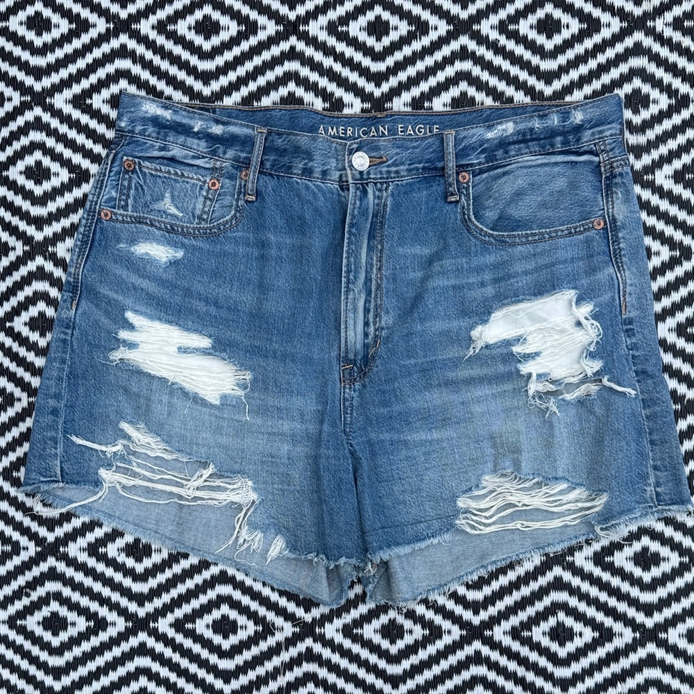 American Eagle 90s Boyfriend Denim Shorts Size 14 Distressed High Rise